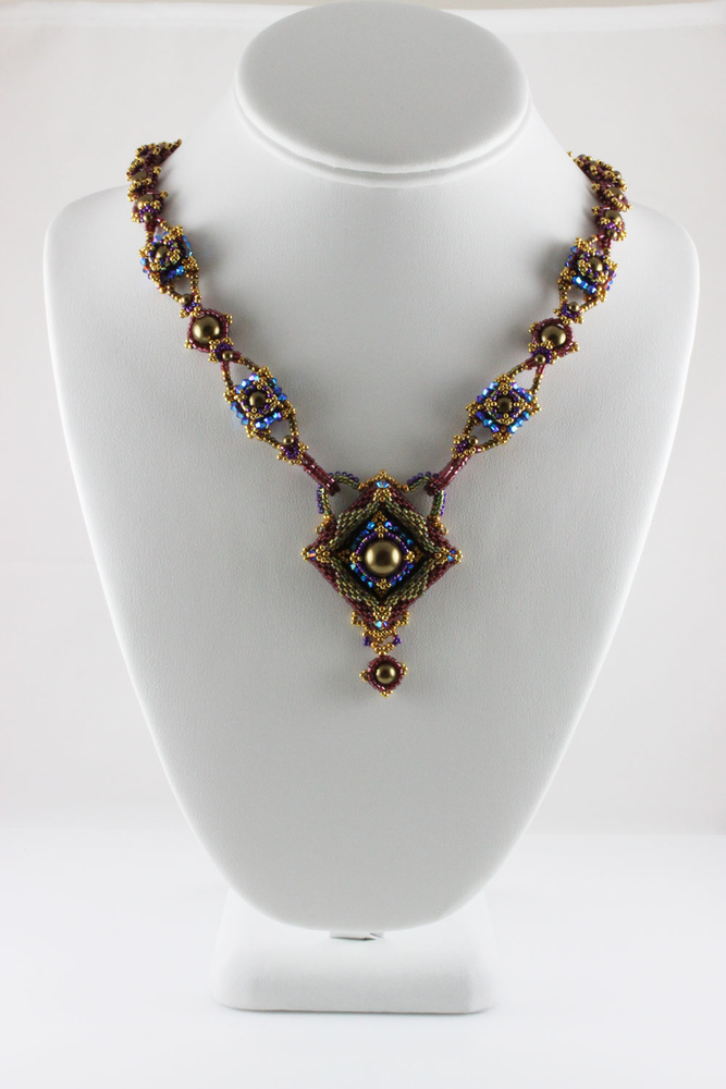 Gilded Frame Necklace Pattern | Patterns